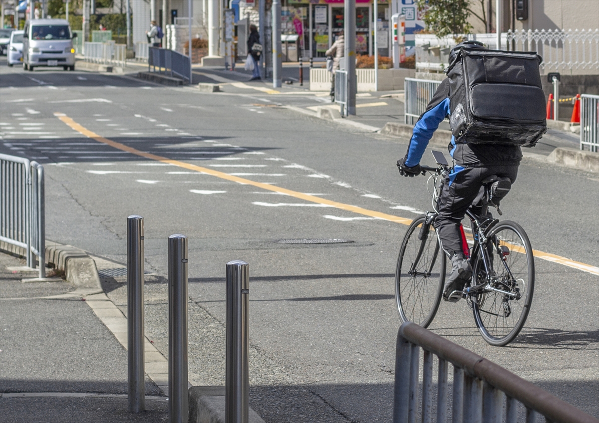 首都圏の飲食デリバリーの電動自転車はなぜこんなに速いのか？